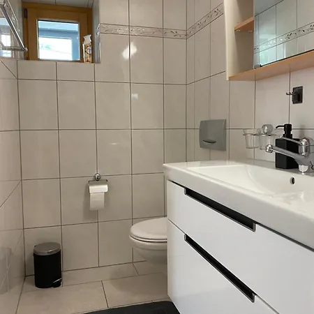 Zentrale In Ruhiger Lage In *