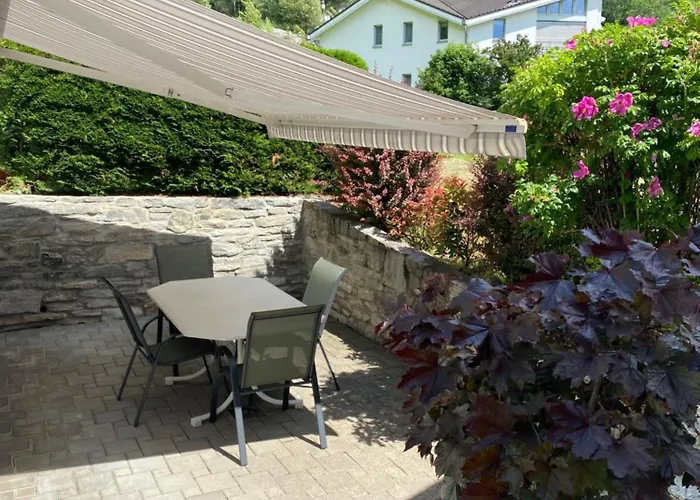 Zentrale In Ruhiger Lage In *