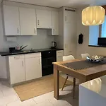 Zentrale In Ruhiger Lage In *
