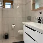 Zentrale In Ruhiger Lage In * Baltschieder