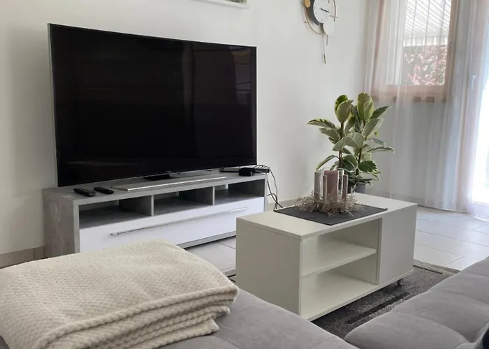 Appartement Zentrale In Ruhiger Lage In *